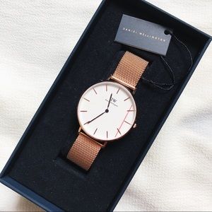 ✨Daniel Wellington Petite Melrose Watch